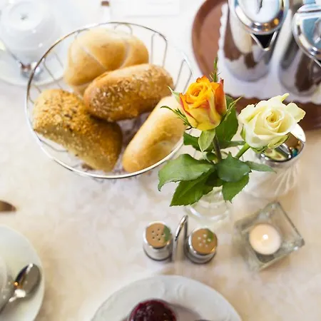 Отель Seehueter's Seerose