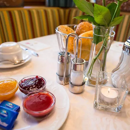 Seehueter's Seerose Hotel Oetz