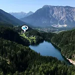 西哈特西罗斯酒店